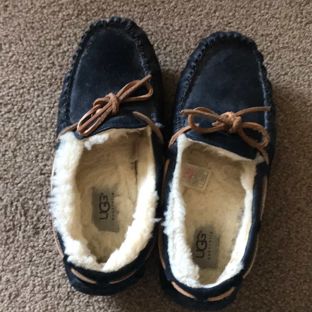 UGG black slipper